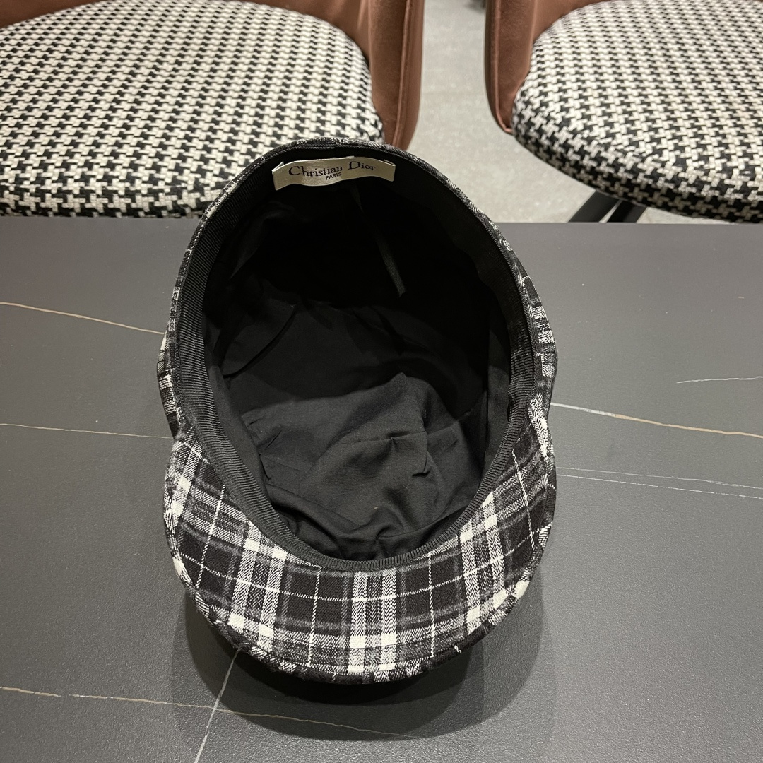  迪奥 美式复古格纹八角帽2025新款大头围
显脸小报童帽夏季薄款防晒帽子