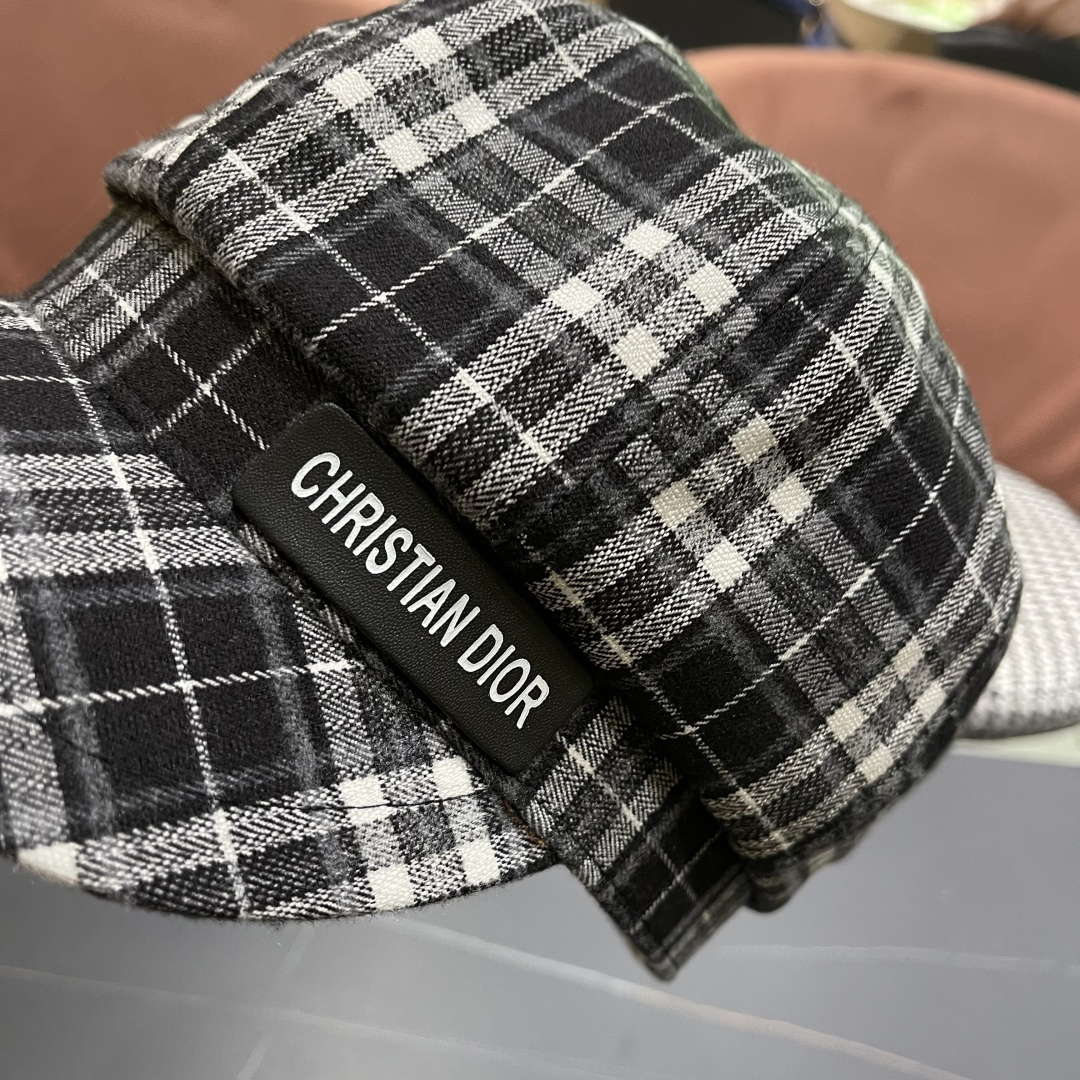  迪奥 美式复古格纹八角帽2025新款大头围
显脸小报童帽夏季薄款防晒帽子