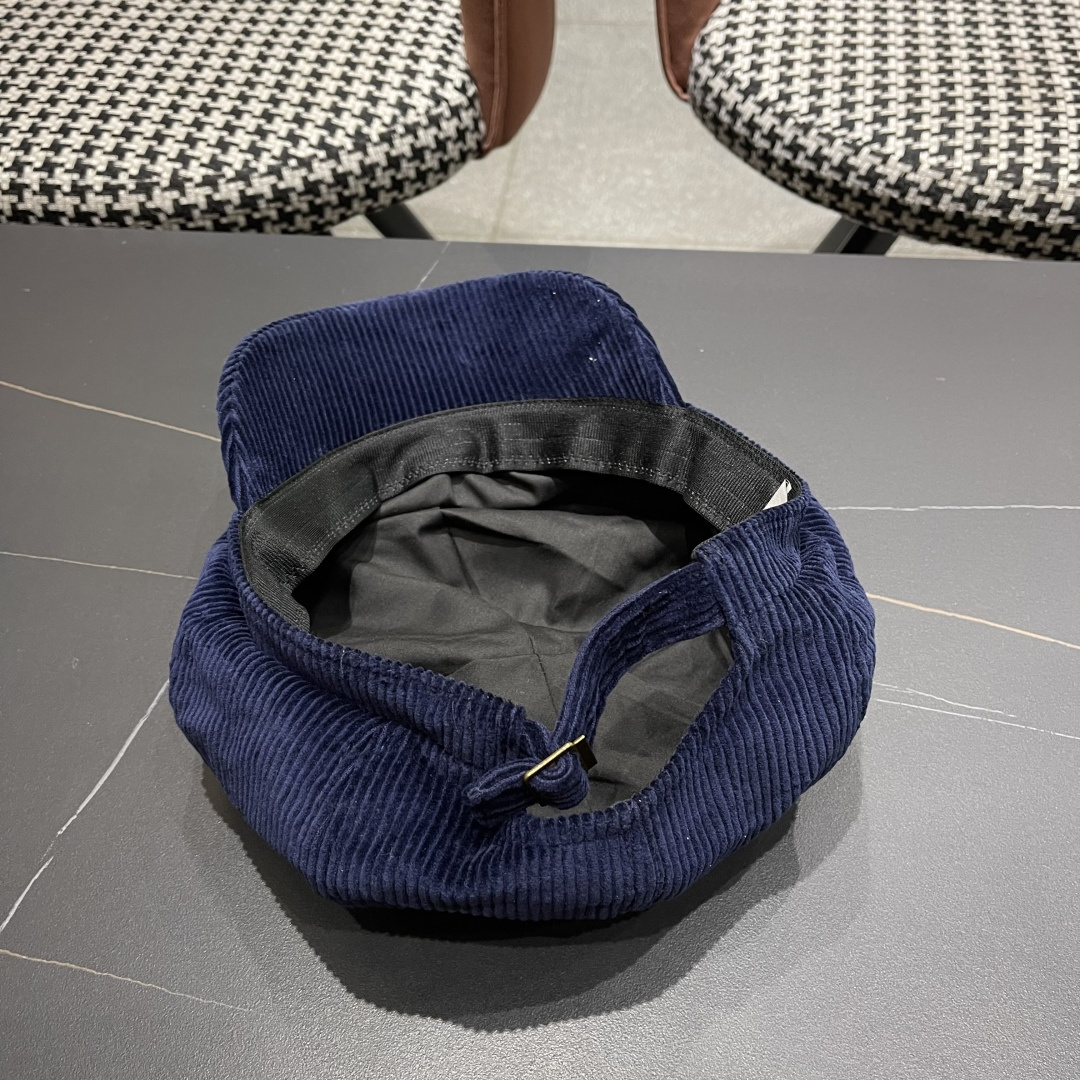  Chanel 香奈儿*八角贝雷帽很有质感~帽型真的超级正 做工很精细不会踏喜欢复古港风的姐妹不可出错过