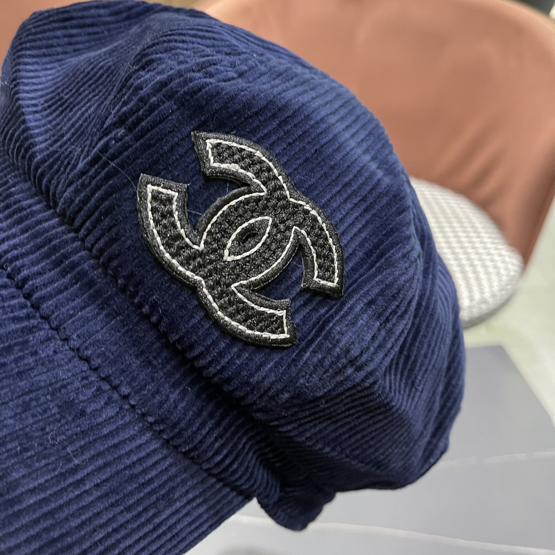  Chanel 香奈儿*八角贝雷帽很有质感~帽型真的超级正 做工很精细不会踏喜欢复古港风的姐妹不可出错过