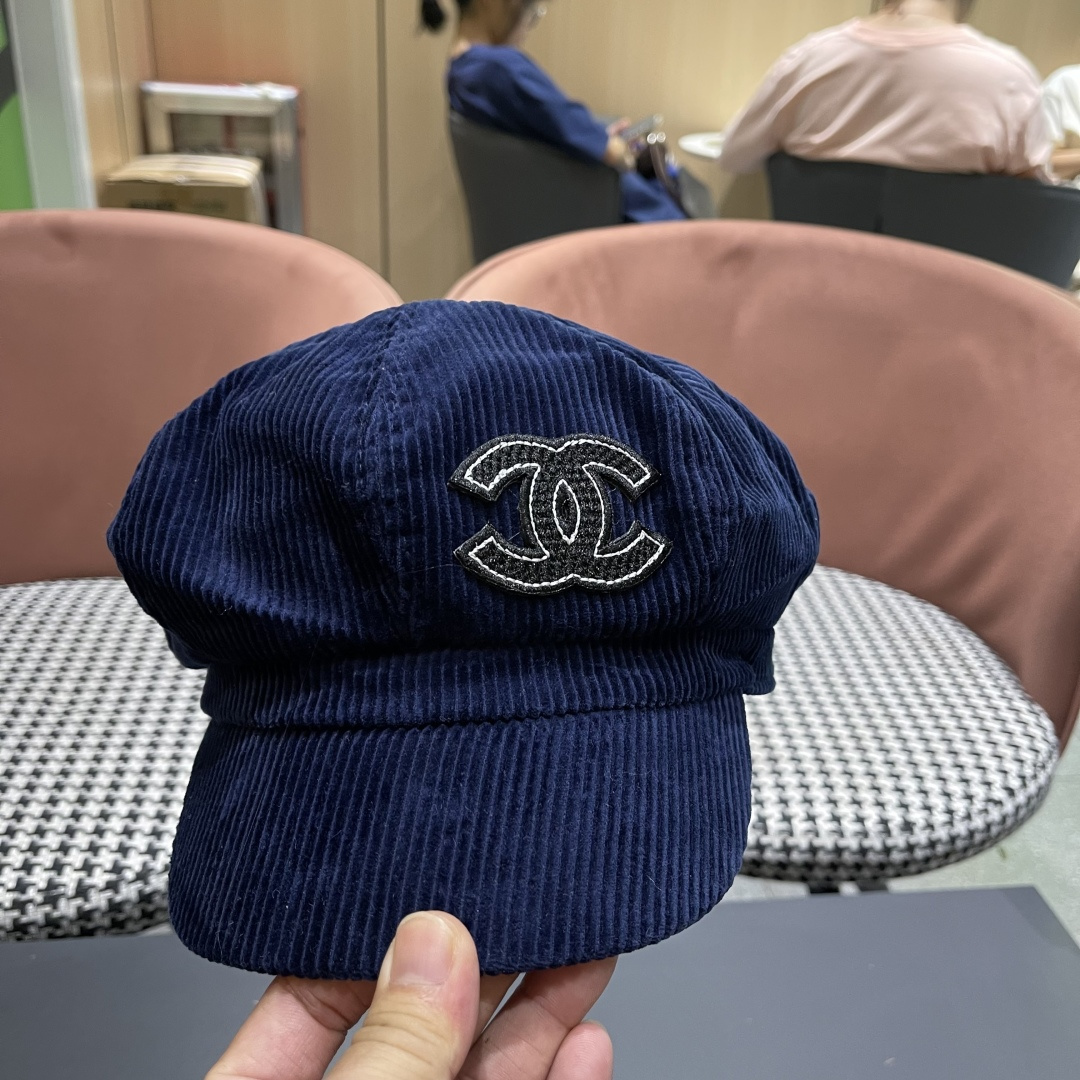  Chanel 香奈儿*八角贝雷帽很有质感~帽型真的超级正 做工很精细不会踏喜欢复古港风的姐妹不可出错过