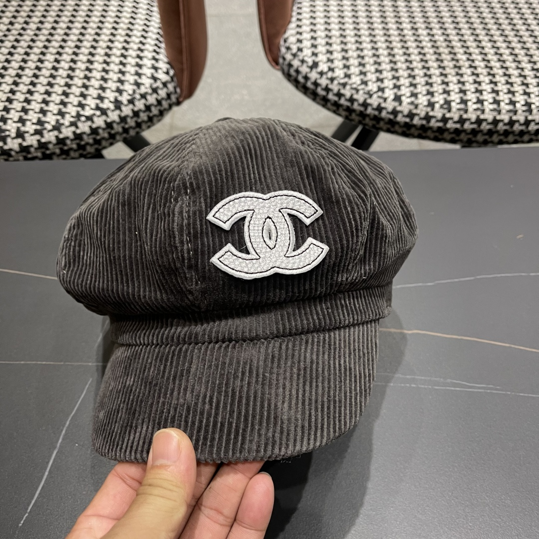  Chanel 香奈儿*八角贝雷帽很有质感~帽型真的超级正 做工很精细不会踏喜欢复古港风的姐妹不可出错过