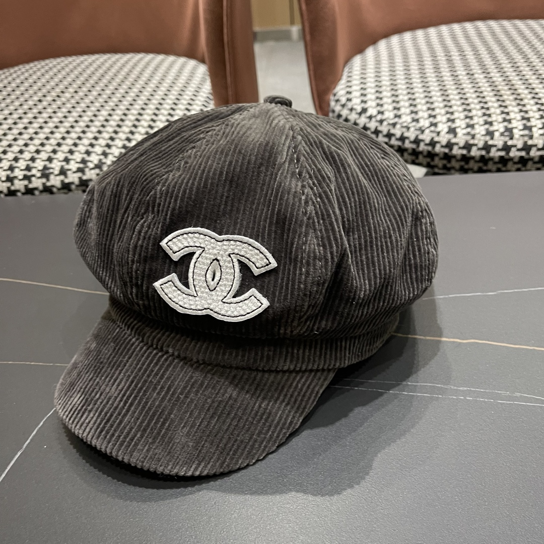  Chanel 香奈儿*八角贝雷帽很有质感~帽型真的超级正 做工很精细不会踏喜欢复古港风的姐妹不可出错过