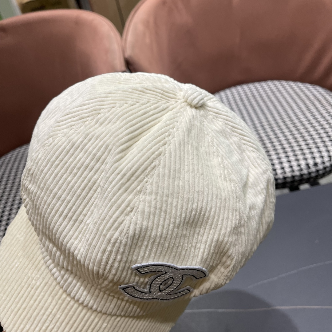  Chanel 香奈儿*八角贝雷帽很有质感~帽型真的超级正 做工很精细不会踏喜欢复古港风的姐妹不可出错过
