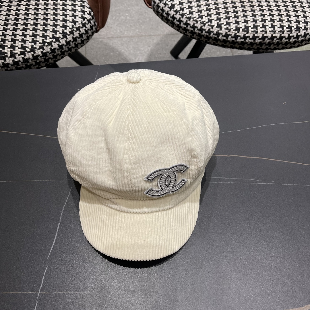  Chanel 香奈儿*八角贝雷帽很有质感~帽型真的超级正 做工很精细不会踏喜欢复古港风的姐妹不可出错过