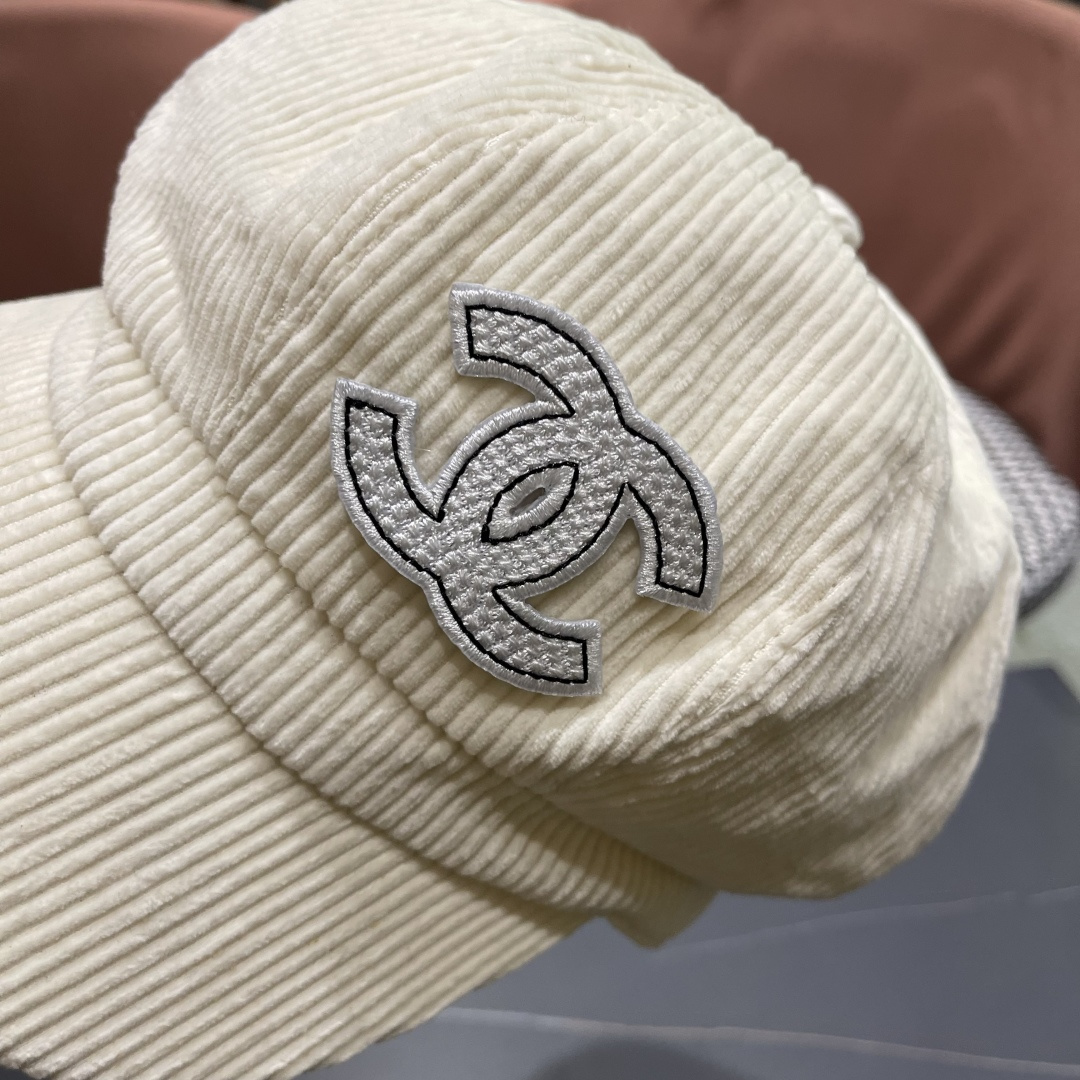  Chanel 香奈儿*八角贝雷帽很有质感~帽型真的超级正 做工很精细不会踏喜欢复古港风的姐妹不可出错过