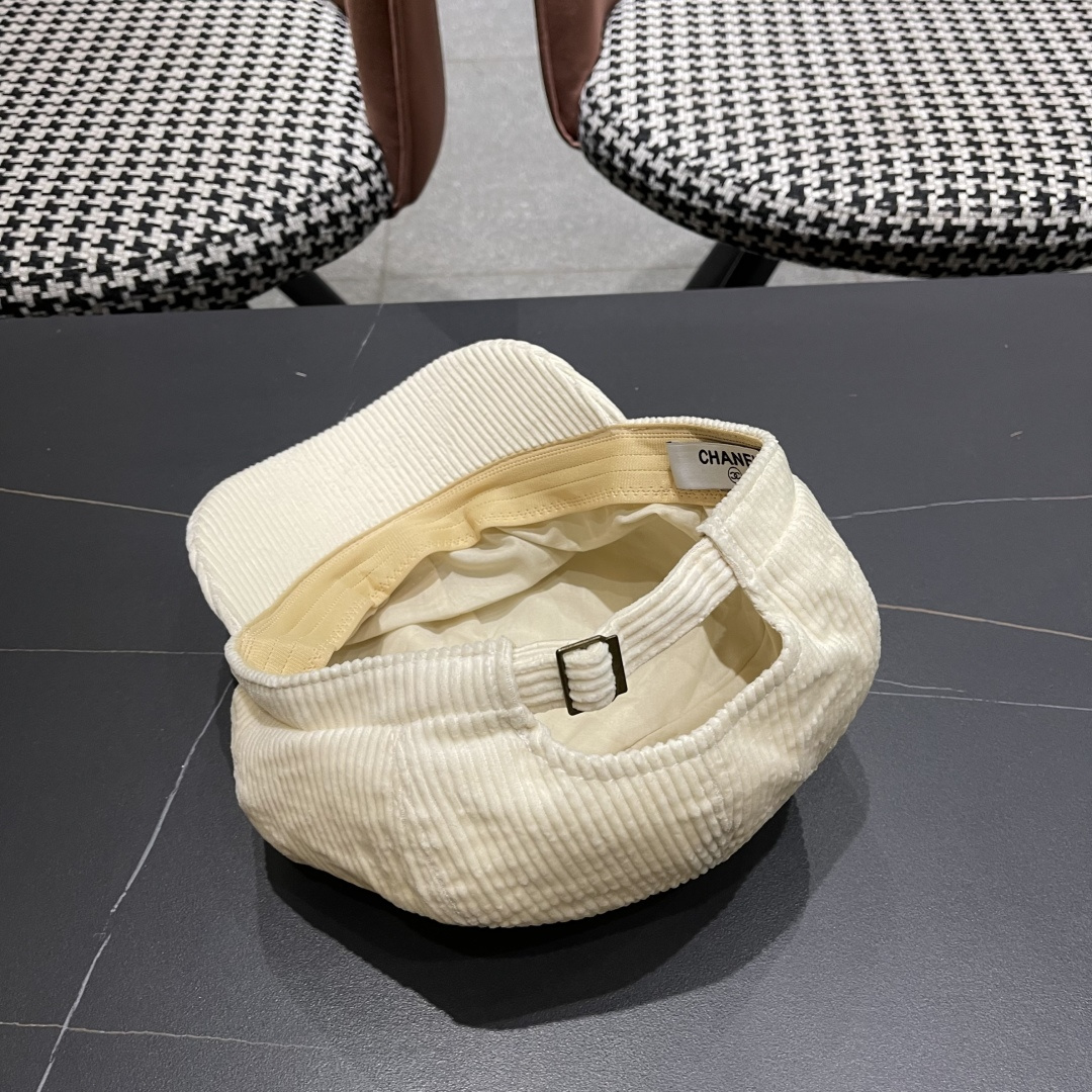  Chanel 香奈儿*八角贝雷帽很有质感~帽型真的超级正 做工很精细不会踏喜欢复古港风的姐妹不可出错过