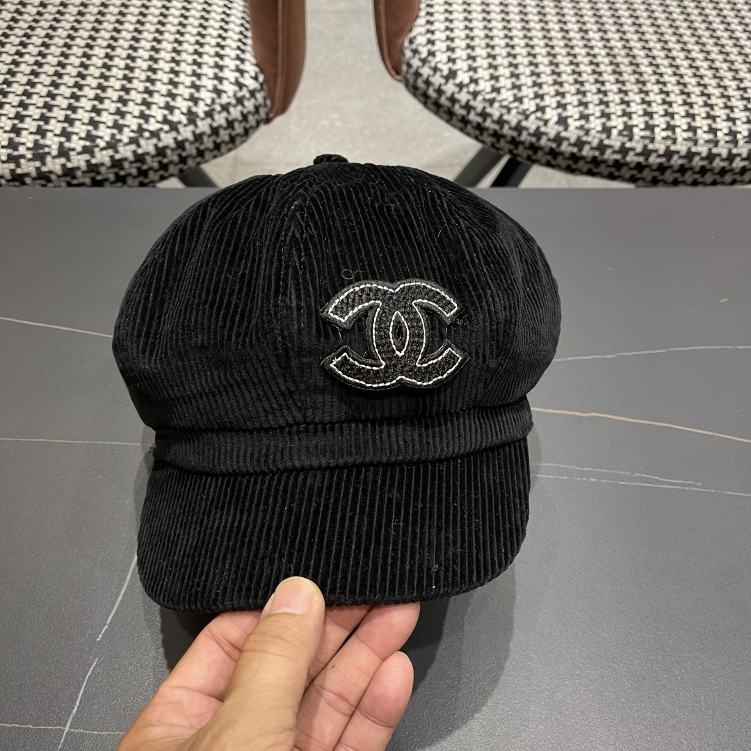  Chanel 香奈儿*八角贝雷帽很有质感~帽型真的超级正 做工很精细不会踏喜欢复古港风的姐妹不可出错过