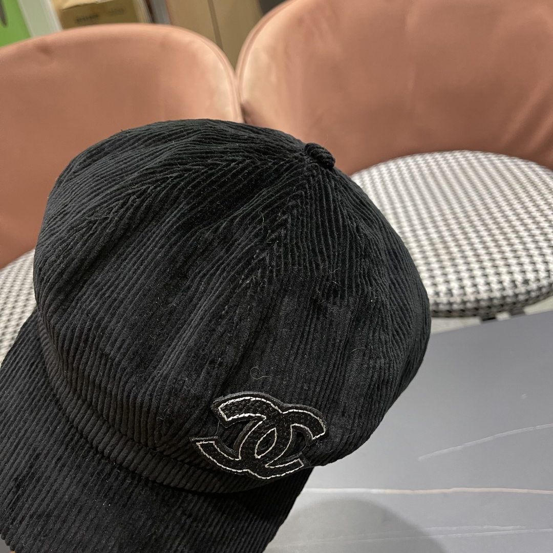  Chanel 香奈儿*八角贝雷帽很有质感~帽型真的超级正 做工很精细不会踏喜欢复古港风的姐妹不可出错过