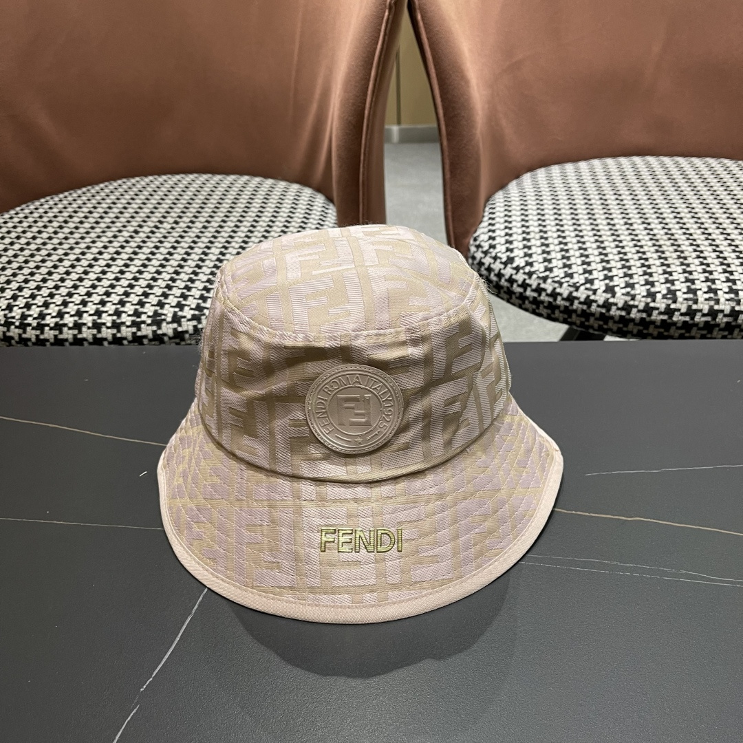 NO:359532,FENDI Presbyterian alphabet fisherman hat, FD's presbyterian fisherman hat is really fashionable, super popular fisherman hat, the popular products it collects, fashionable and versatile, worn all year round, great clothes, hat, straw hat, fisherman hat, baseball hat, hat, fendi, fendi, espadrilles, hatsFENDI 芬迪 老花字母渔夫帽,FD的老花渔夫帽真的很洋气,超火爆的渔夫帽,看到收的爆款 时尚百搭 一年四季戴 巨好搭衣服帽子草帽渔夫帽棒球帽,帽子,fendi,fendi,espadrilles,hats,hat