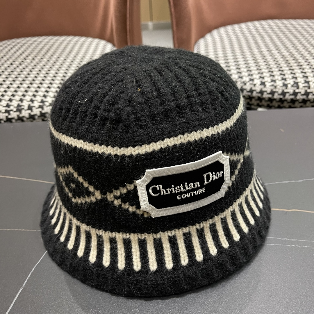  迪奥 2025秋冬新款菱形图案毛线帽女情侣休闲百搭保暖护耳冷帽针织帽子