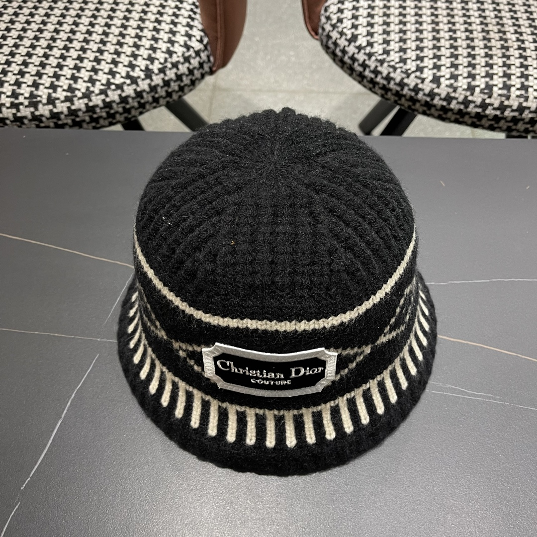  迪奥 2025秋冬新款菱形图案毛线帽女情侣休闲百搭保暖护耳冷帽针织帽子