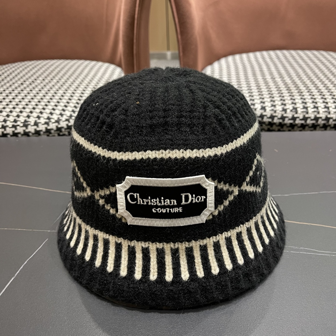  迪奥 2025秋冬新款菱形图案毛线帽女情侣休闲百搭保暖护耳冷帽针织帽子