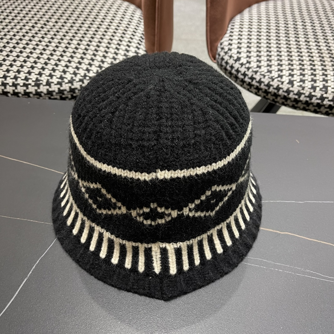  迪奥 2025秋冬新款菱形图案毛线帽女情侣休闲百搭保暖护耳冷帽针织帽子