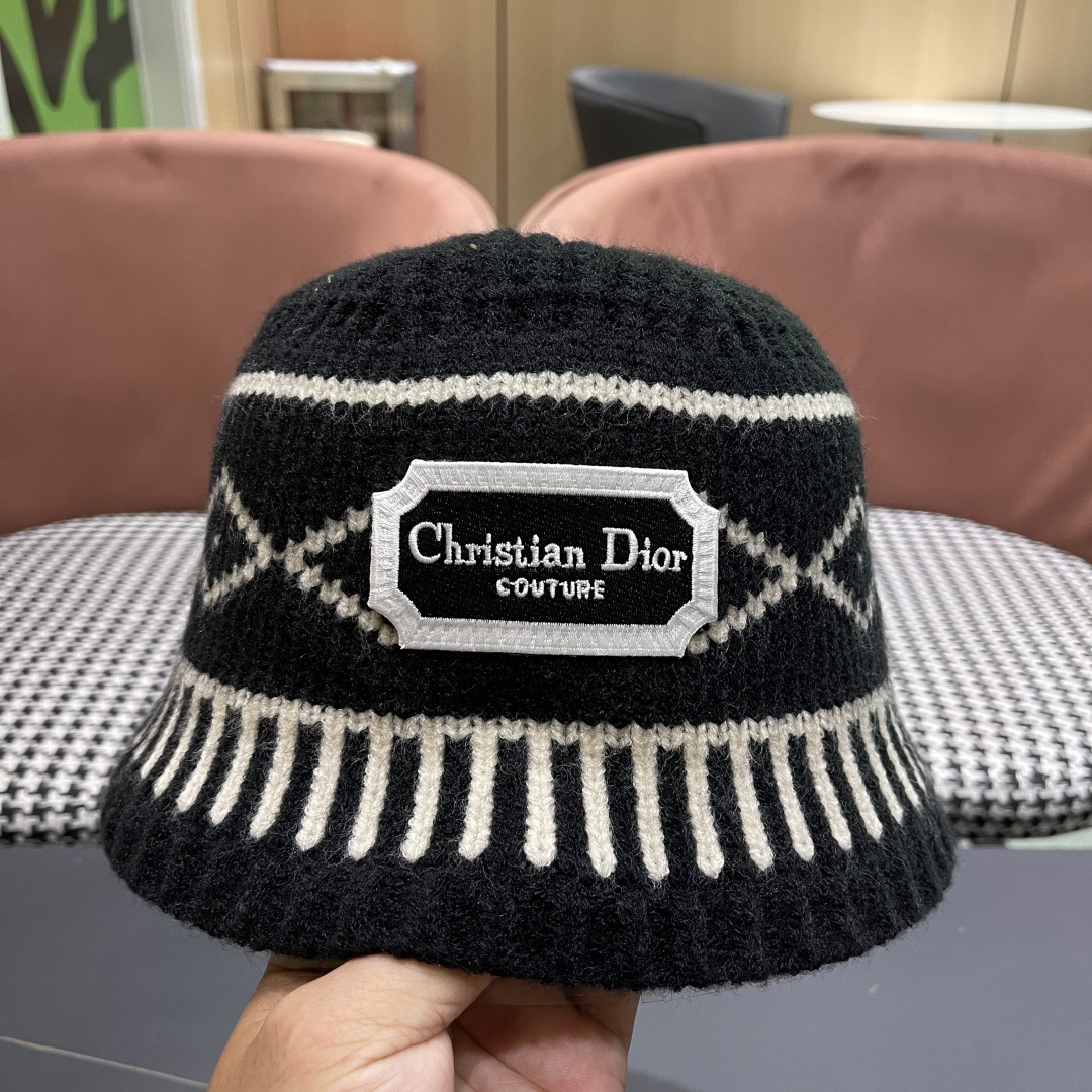  迪奥 2025秋冬新款菱形图案毛线帽女情侣休闲百搭保暖护耳冷帽针织帽子