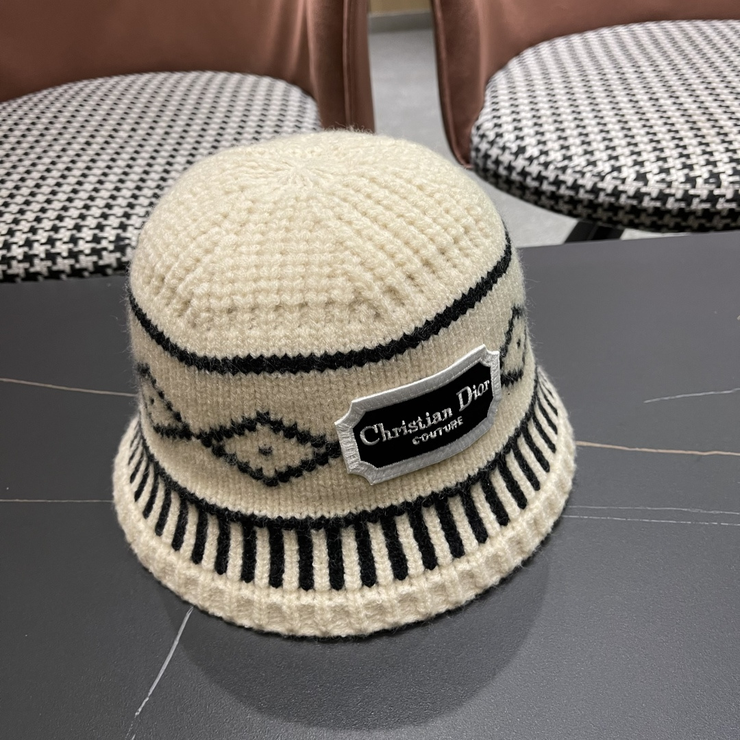  迪奥 2025秋冬新款菱形图案毛线帽女情侣休闲百搭保暖护耳冷帽针织帽子