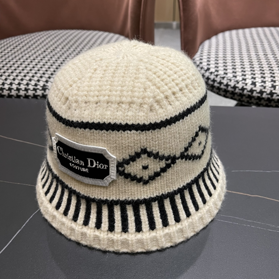  迪奥 2025秋冬新款菱形图案毛线帽女情侣休闲百搭保暖护耳冷帽针织帽子