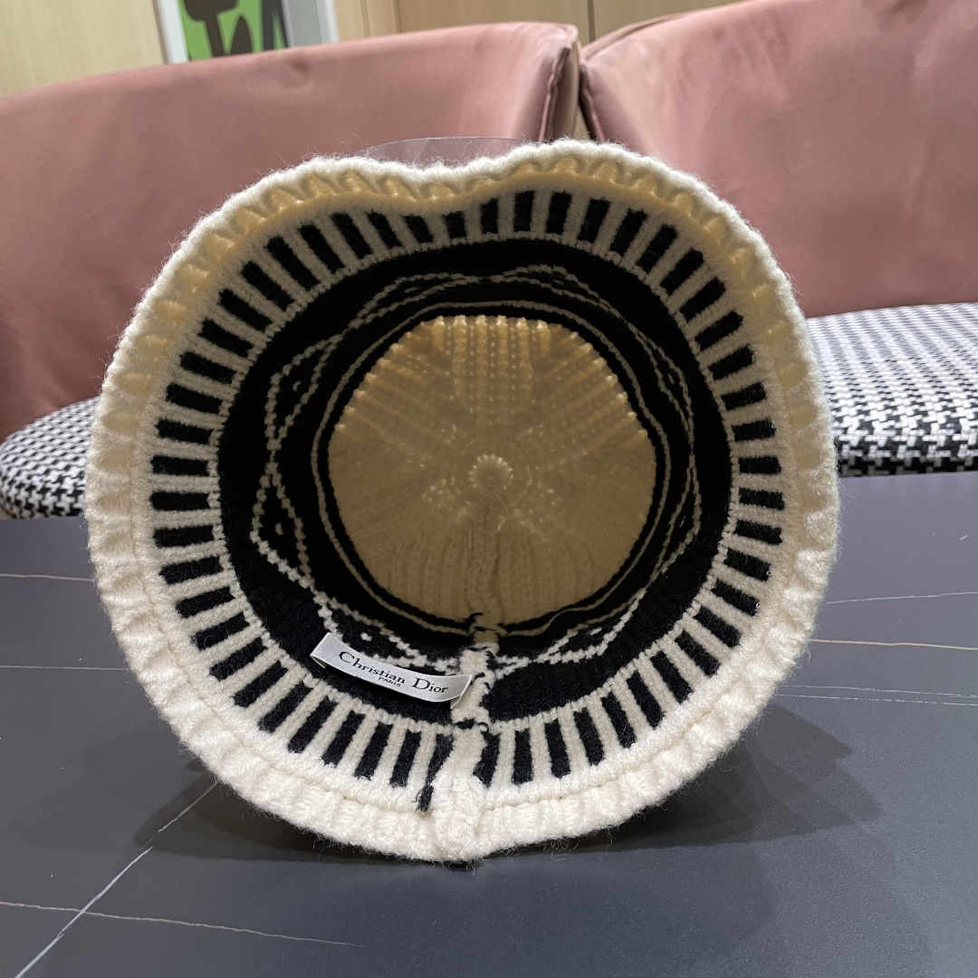  迪奥 2025秋冬新款菱形图案毛线帽女情侣休闲百搭保暖护耳冷帽针织帽子