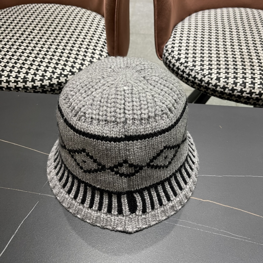  迪奥 2025秋冬新款菱形图案毛线帽女情侣休闲百搭保暖护耳冷帽针织帽子