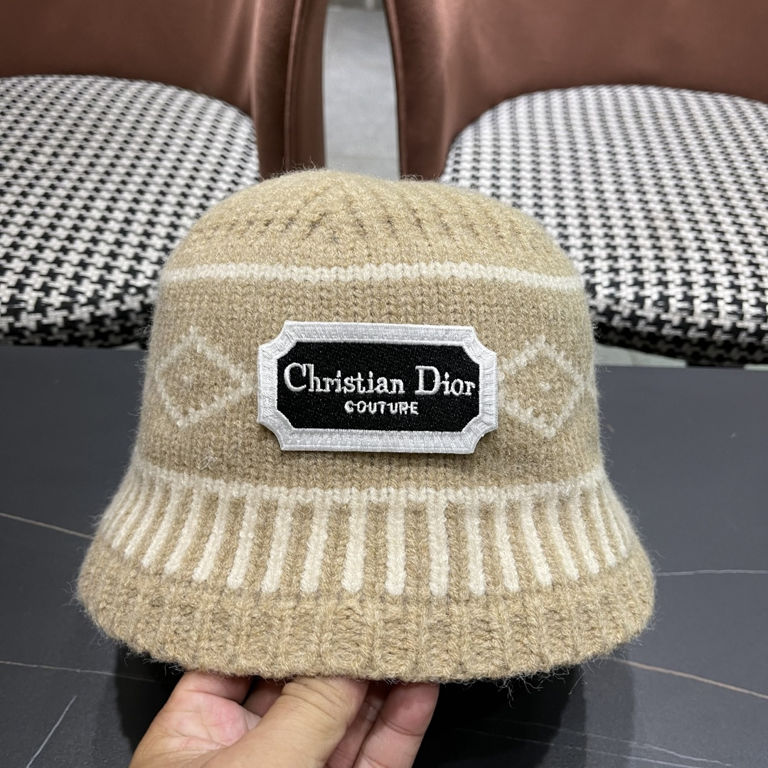  迪奥 2025秋冬新款菱形图案毛线帽女情侣休闲百搭保暖护耳冷帽针织帽子