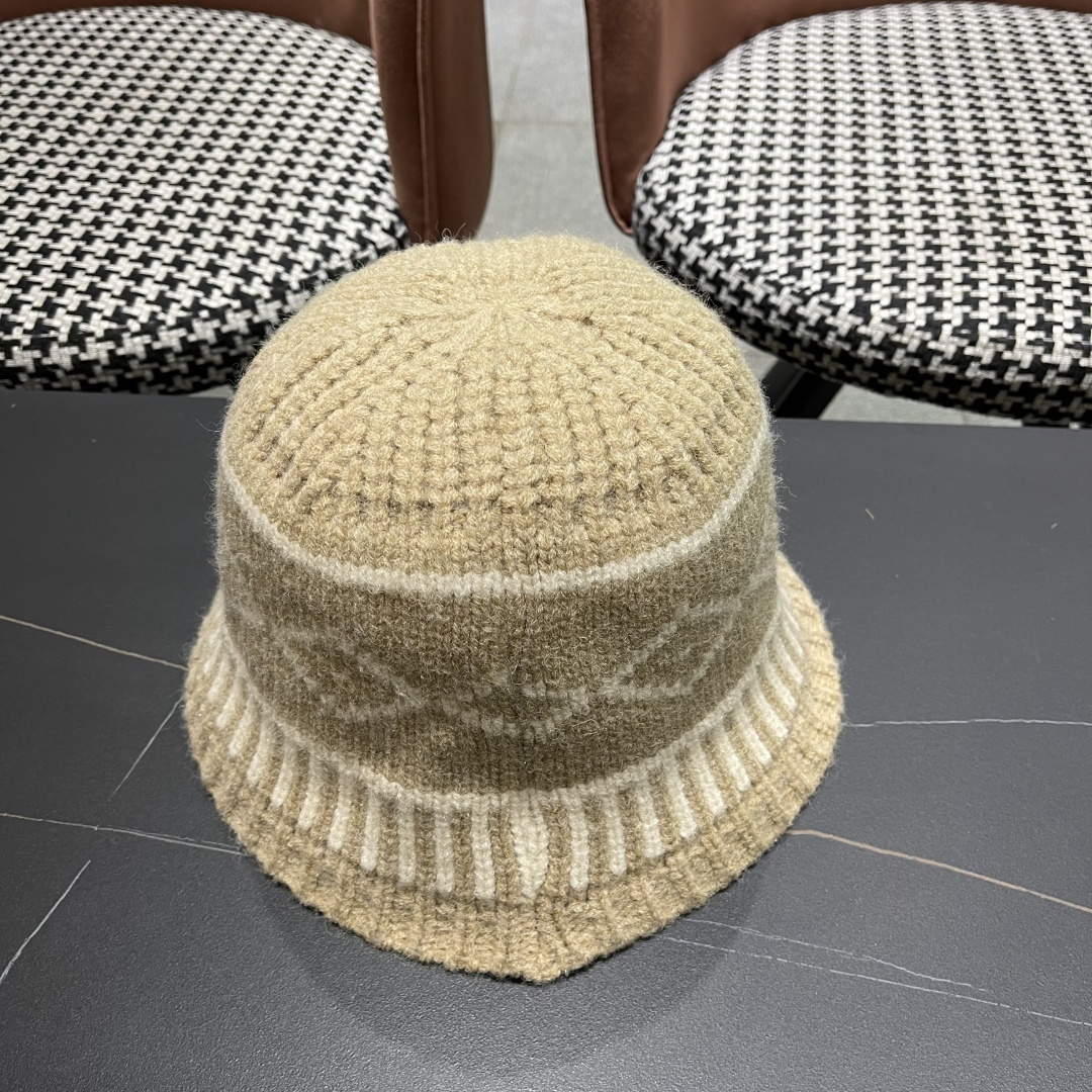  迪奥 2025秋冬新款菱形图案毛线帽女情侣休闲百搭保暖护耳冷帽针织帽子