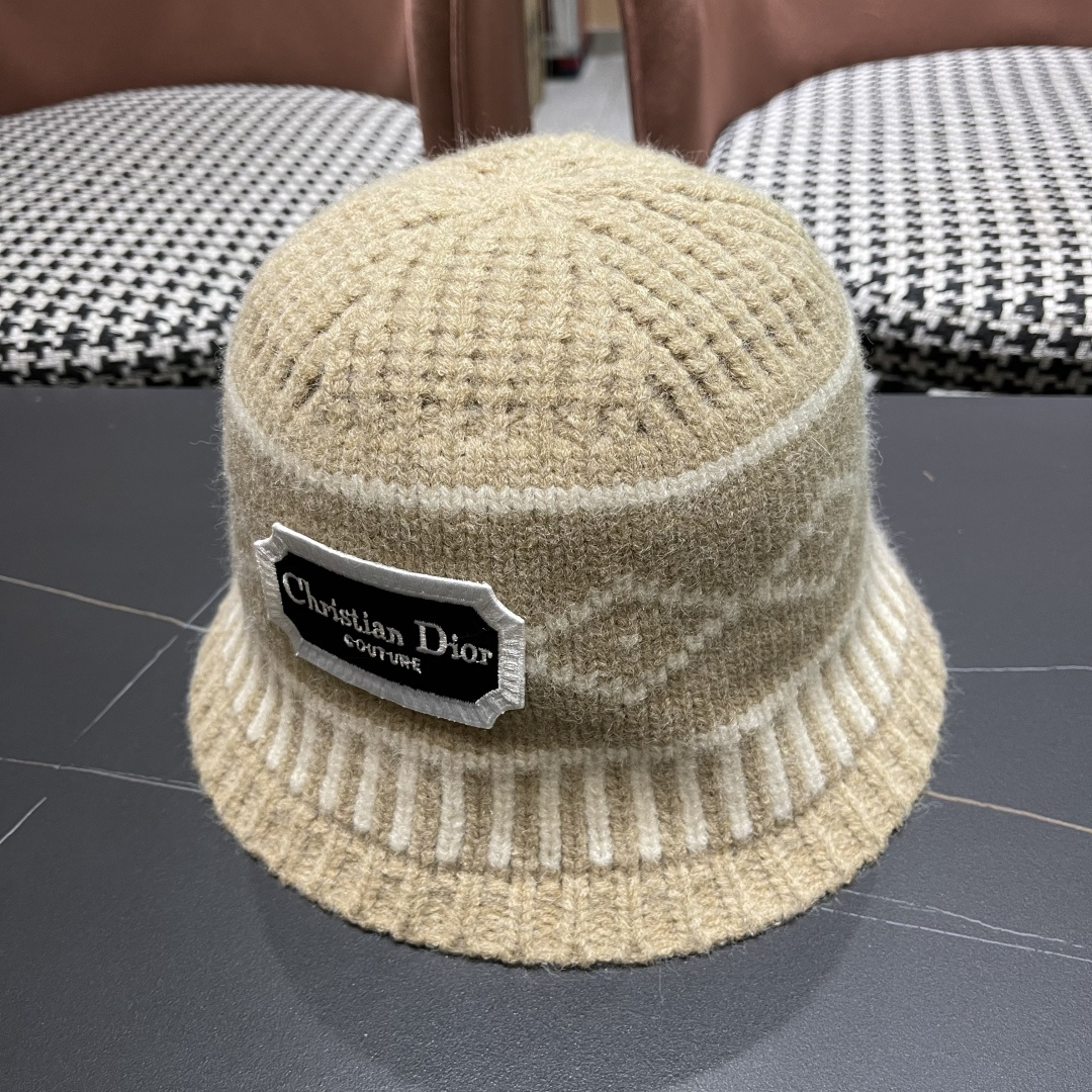  迪奥 2025秋冬新款菱形图案毛线帽女情侣休闲百搭保暖护耳冷帽针织帽子