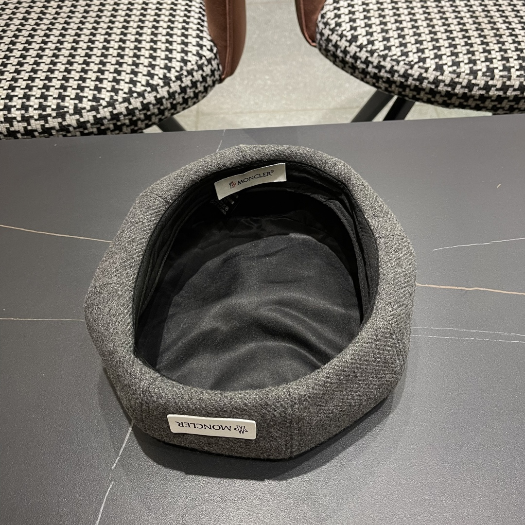  蒙囗 雷帽女秋冬新款显脸小反戴前进帽
秋冬羊毛呢画家帽子