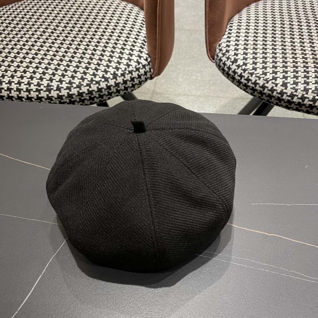  蒙囗 雷帽女秋冬新款显脸小反戴前进帽
秋冬羊毛呢画家帽子