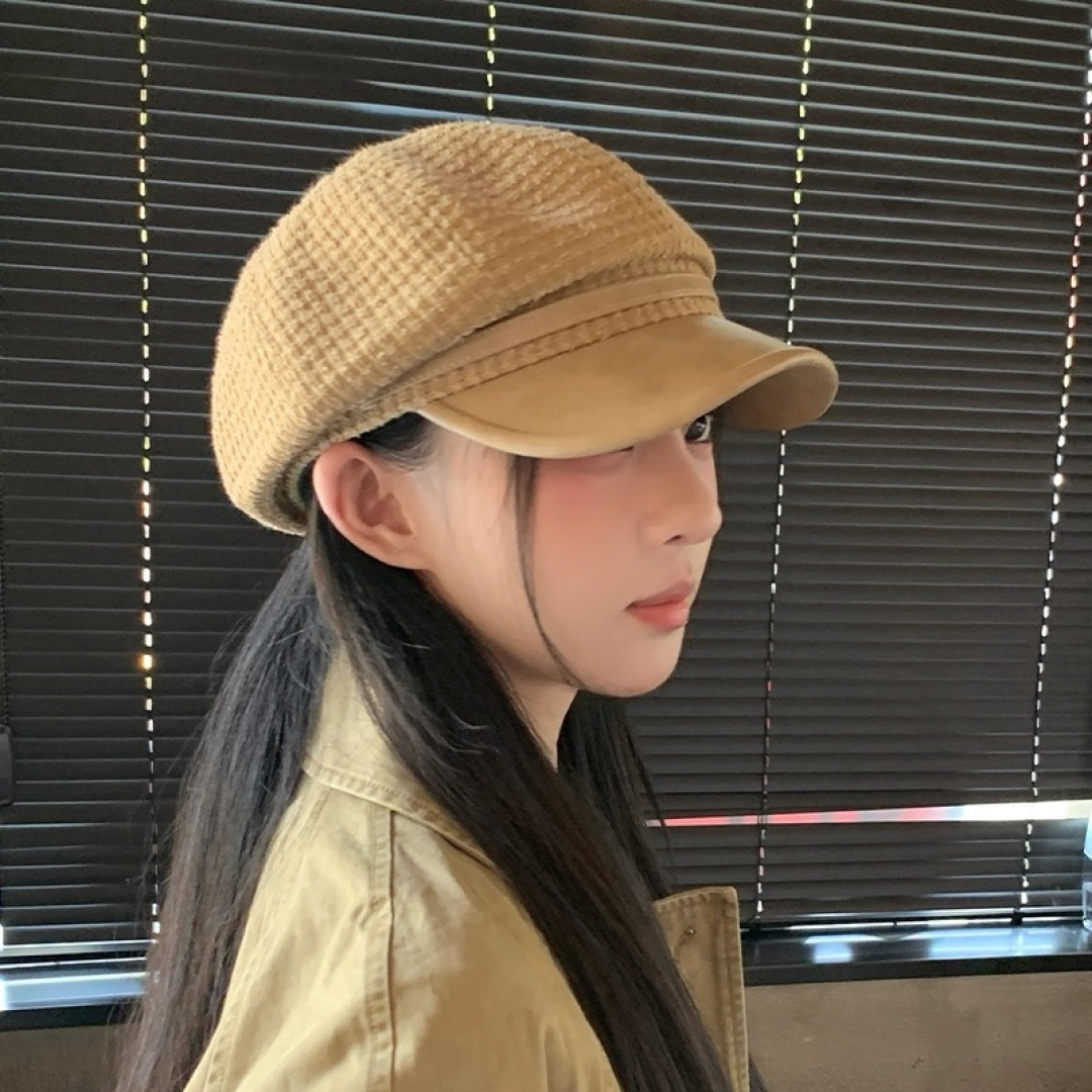  香奈儿2025新款时尚华夫格皮檐八角帽子女
秋季街头逛街简约时尚贝雷帽潮
