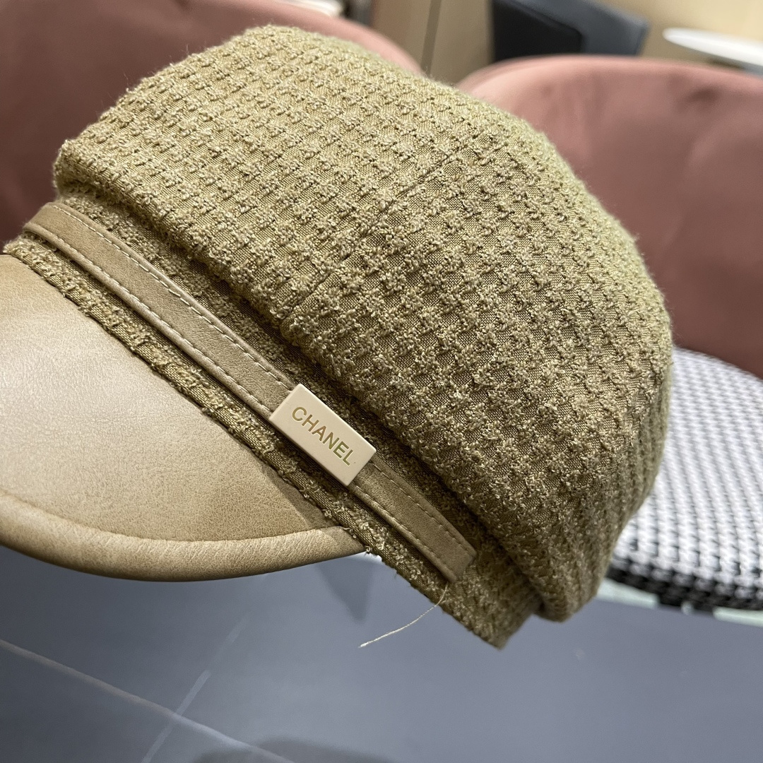  香奈儿2025新款时尚华夫格皮檐八角帽子女
秋季街头逛街简约时尚贝雷帽潮