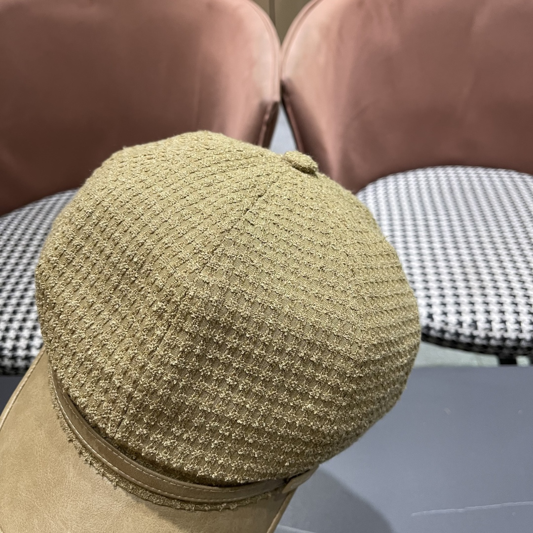  香奈儿2025新款时尚华夫格皮檐八角帽子女
秋季街头逛街简约时尚贝雷帽潮