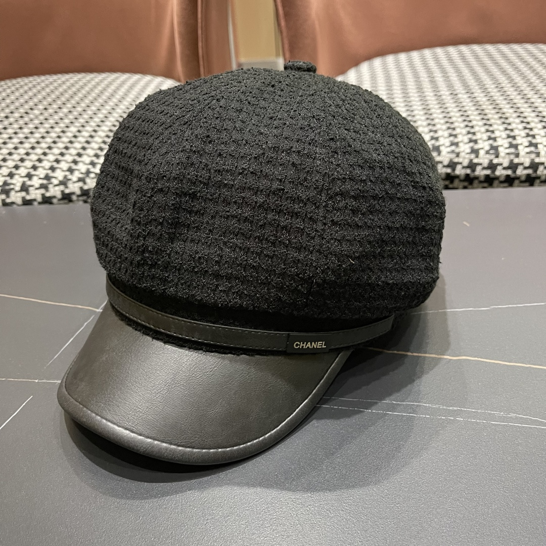  香奈儿2025新款时尚华夫格皮檐八角帽子女
秋季街头逛街简约时尚贝雷帽潮
