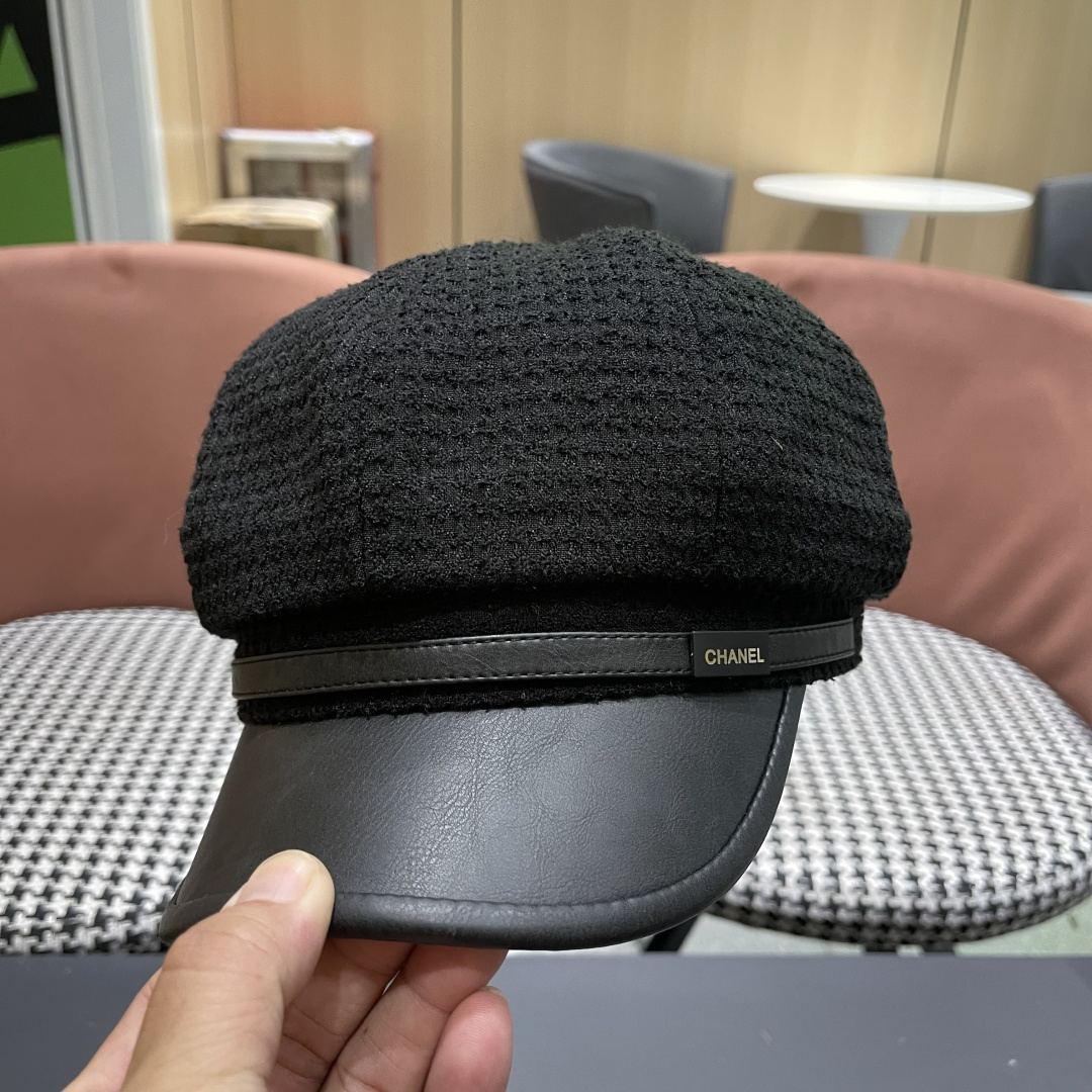  香奈儿2025新款时尚华夫格皮檐八角帽子女
秋季街头逛街简约时尚贝雷帽潮