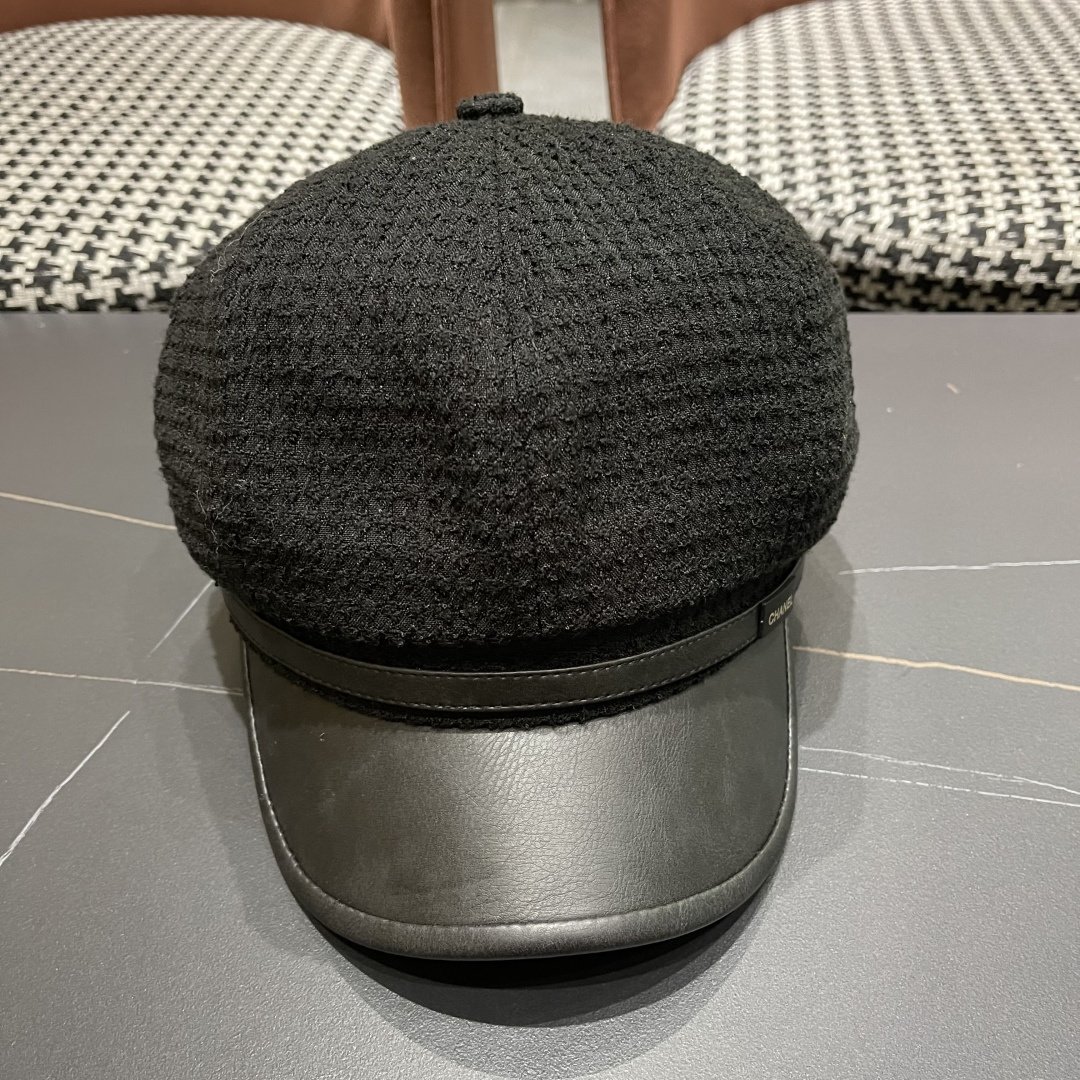  香奈儿2025新款时尚华夫格皮檐八角帽子女
秋季街头逛街简约时尚贝雷帽潮