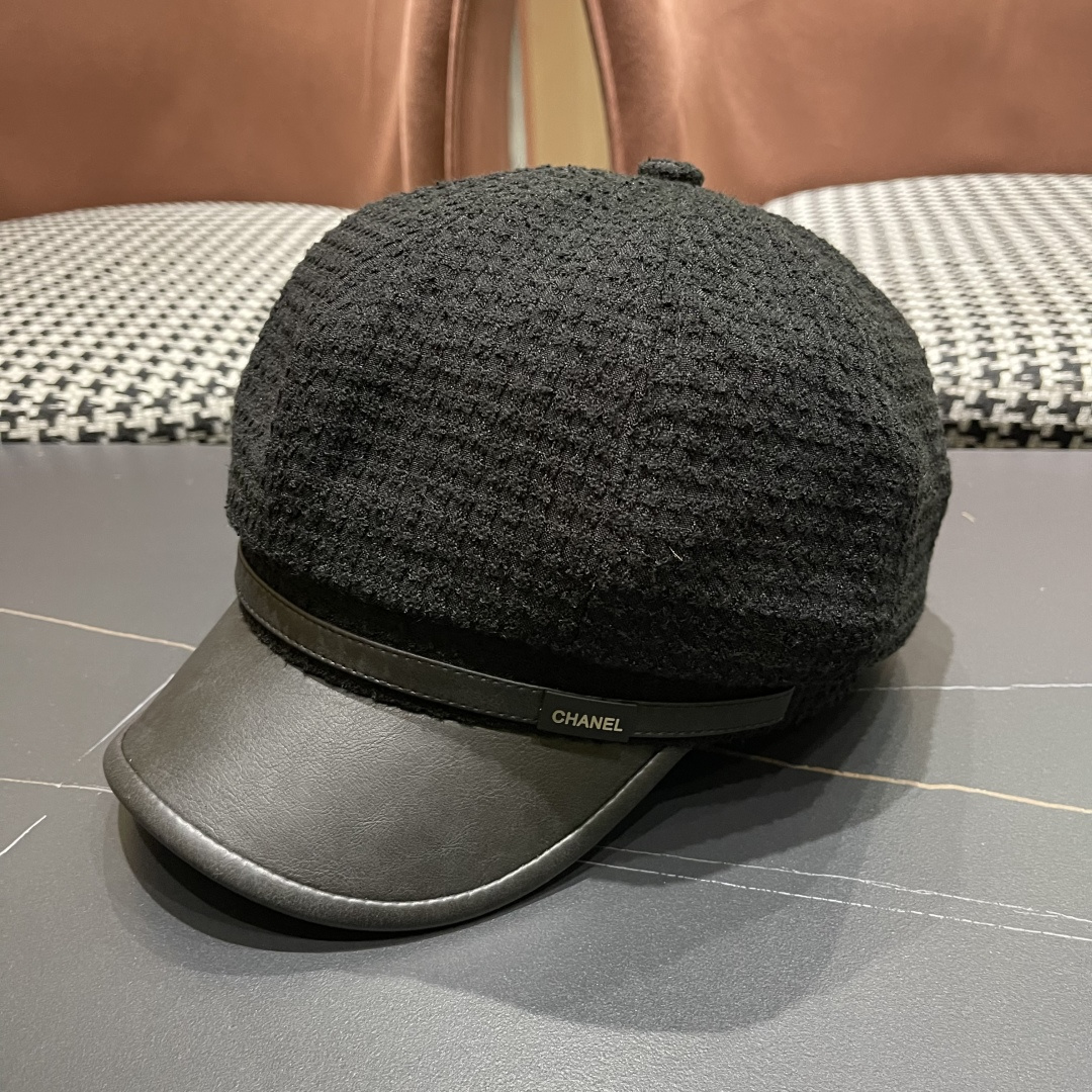  香奈儿2025新款时尚华夫格皮檐八角帽子女
秋季街头逛街简约时尚贝雷帽潮