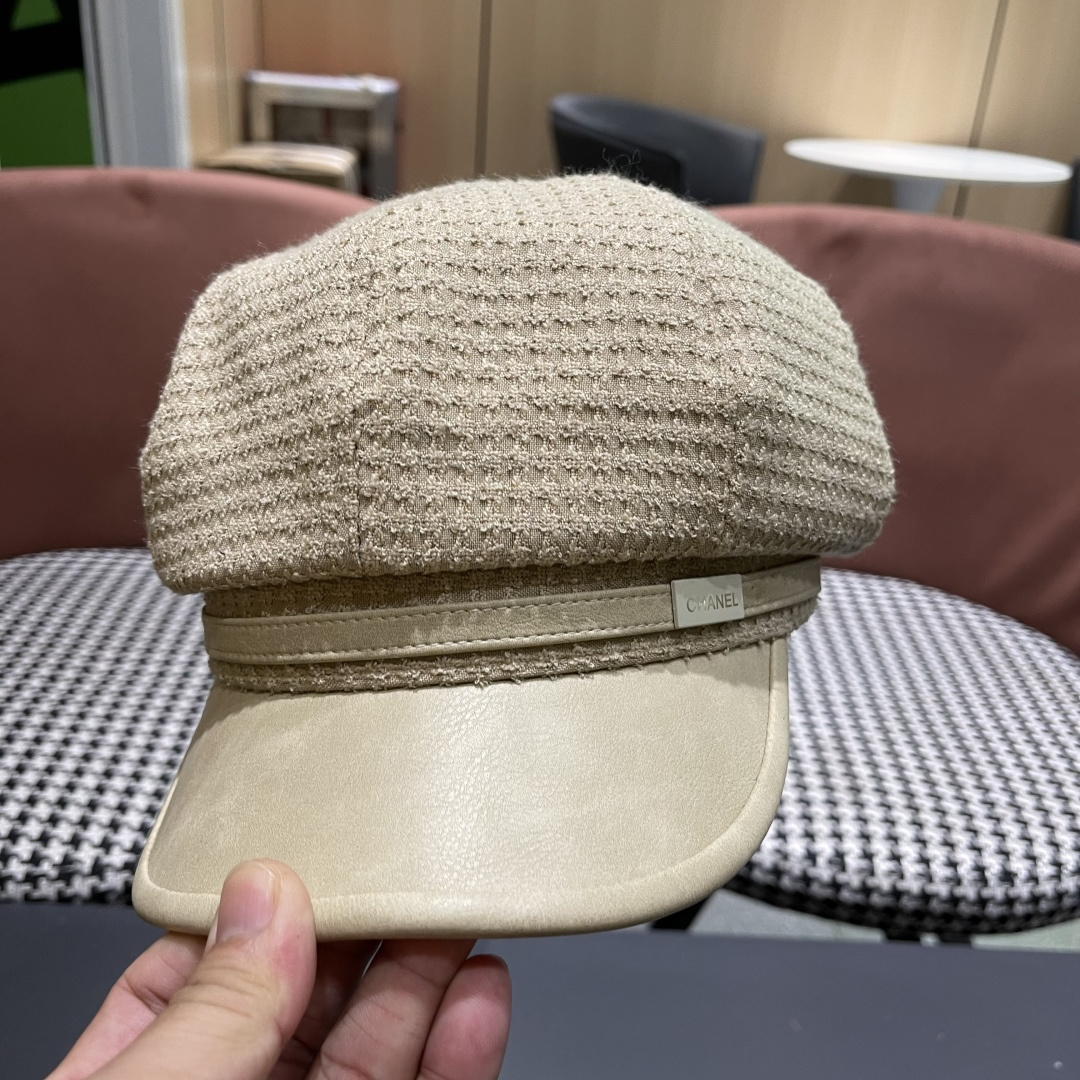  香奈儿2025新款时尚华夫格皮檐八角帽子女
秋季街头逛街简约时尚贝雷帽潮