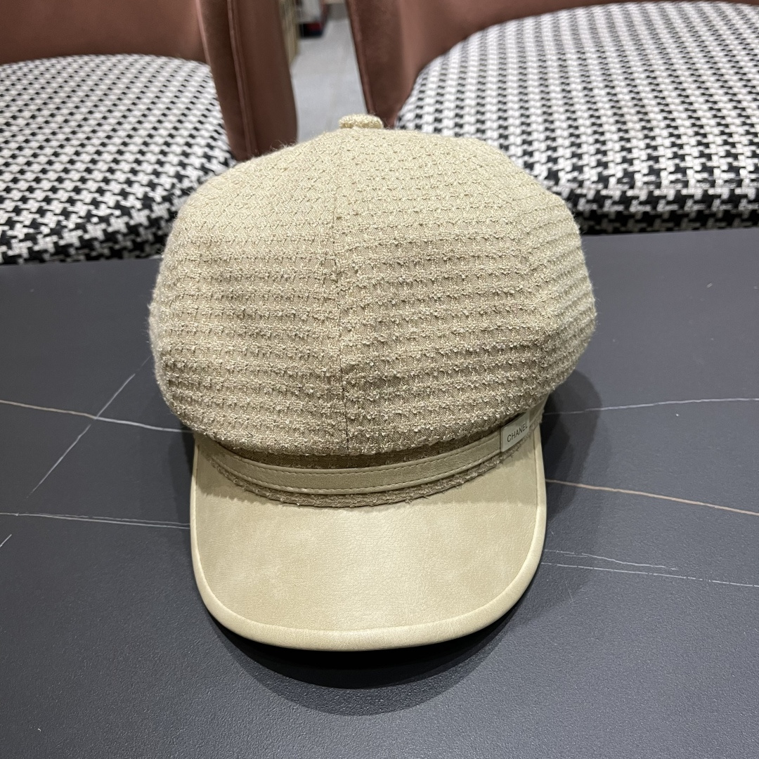  香奈儿2025新款时尚华夫格皮檐八角帽子女
秋季街头逛街简约时尚贝雷帽潮