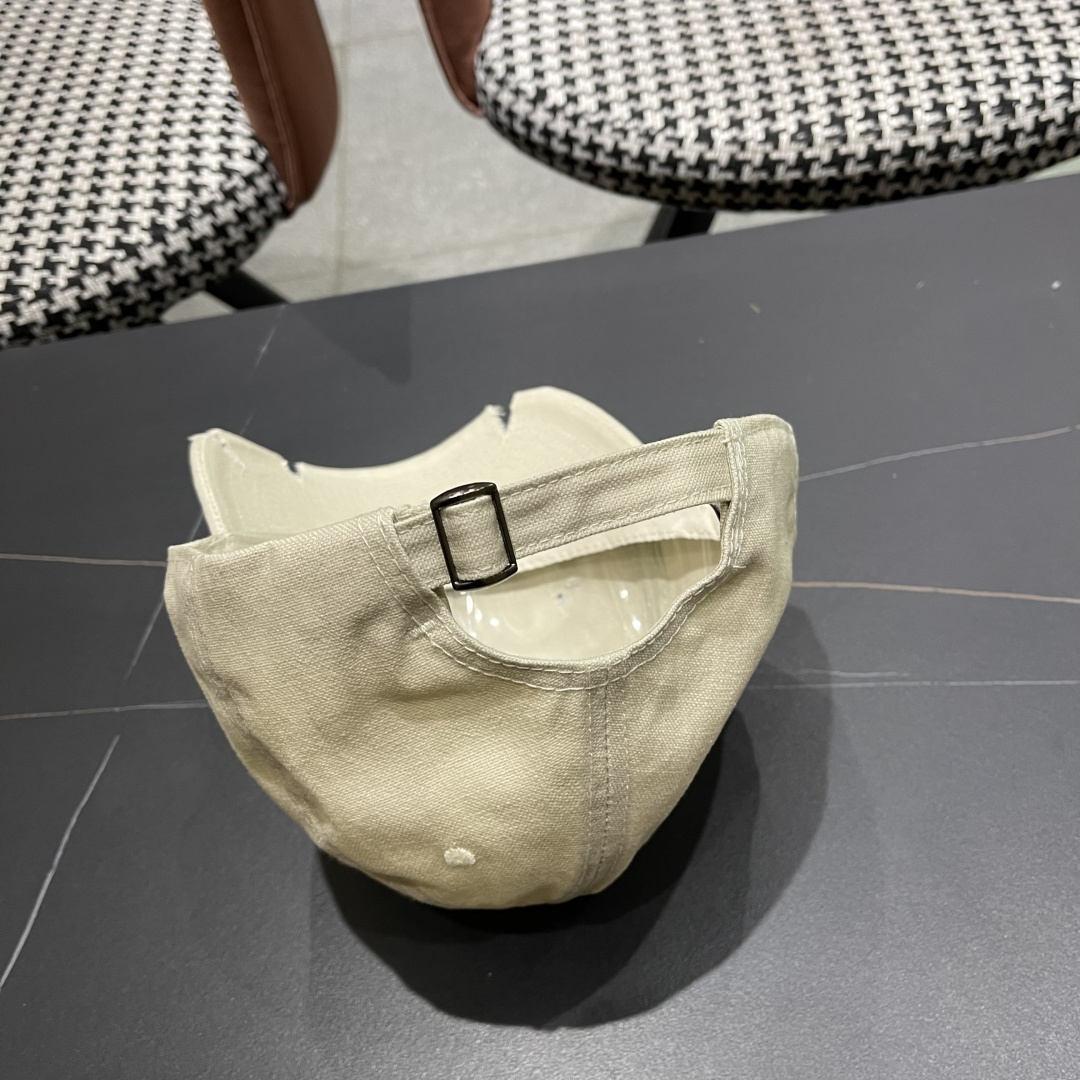  蒙口 早秋新款个性棒球帽子女涂鸦破洞缺角时尚潮流
情侣款遮阳鸭舌帽男