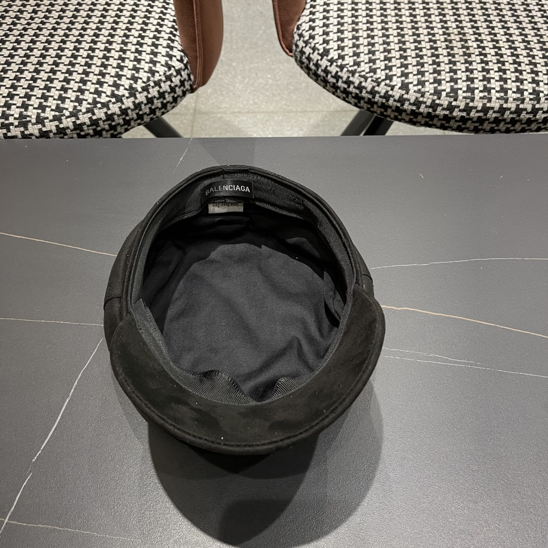  巴黎世家 贝雷八角帽女款洋气时尚鸭舌帽新款平顶帽
日系复古水钻画家报童帽