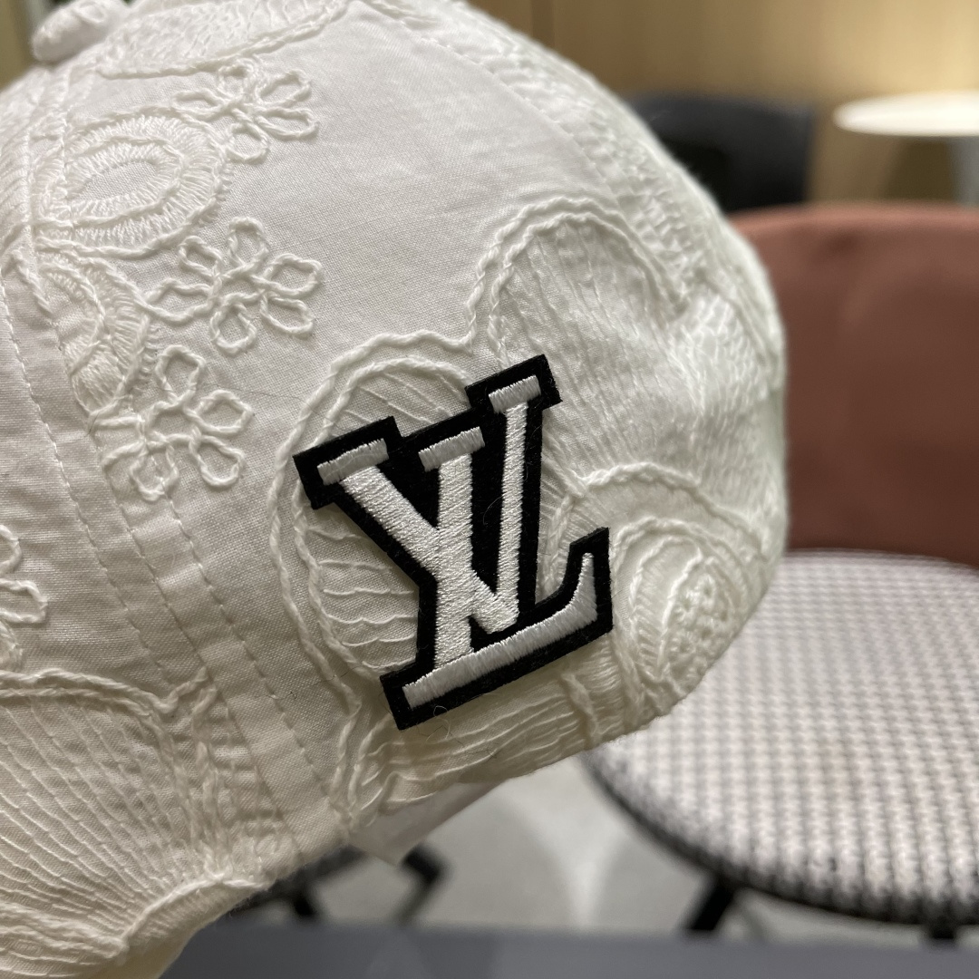  Lv路易威登 美式复古刺绣前进帽女春夏季休闲轻薄户外出游鸭舌贝雷帽显脸小潮