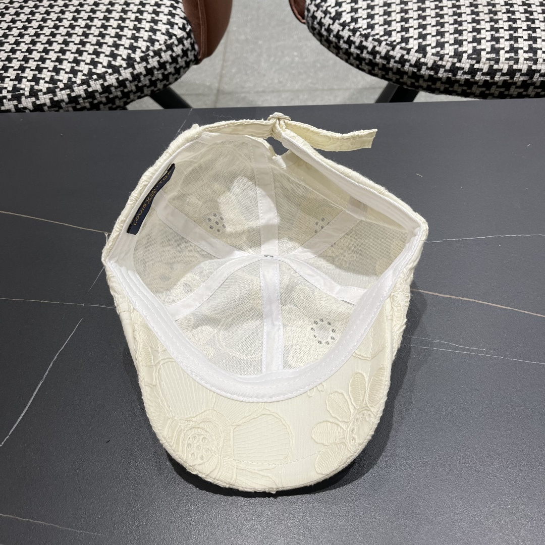  Lv路易威登 美式复古刺绣前进帽女春夏季休闲轻薄户外出游鸭舌贝雷帽显脸小潮