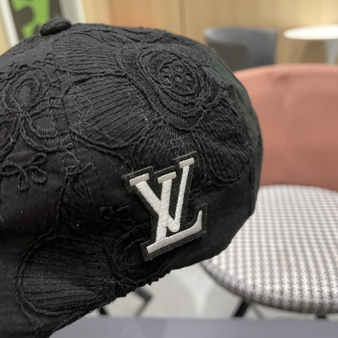  Lv路易威登 美式复古刺绣前进帽女春夏季休闲轻薄户外出游鸭舌贝雷帽显脸小潮