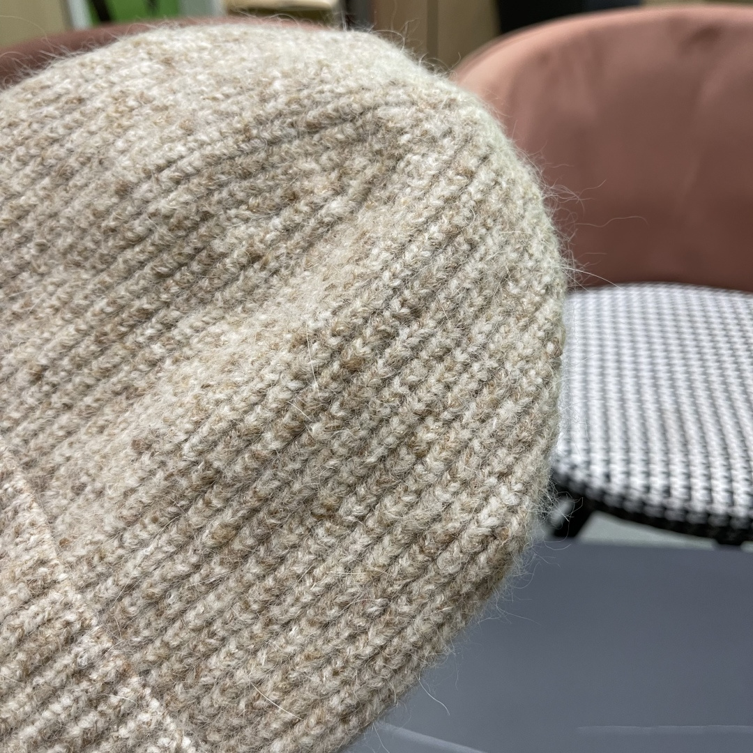  古奇 日本护耳针织帽弹力休闲秋冬保暖百搭
毛线帽男女