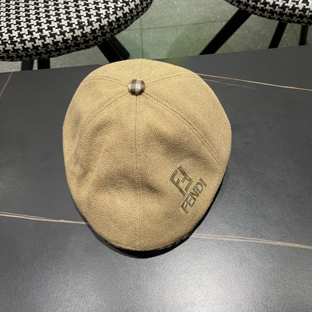  芬迪 拼色撞色格子毛呢显瘦前进帽子女秋冬百搭保暖
减龄呢子鸭舌帽网红