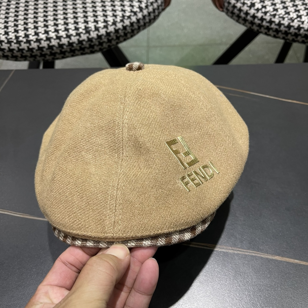  芬迪 拼色撞色格子毛呢显瘦前进帽子女秋冬百搭保暖
减龄呢子鸭舌帽网红