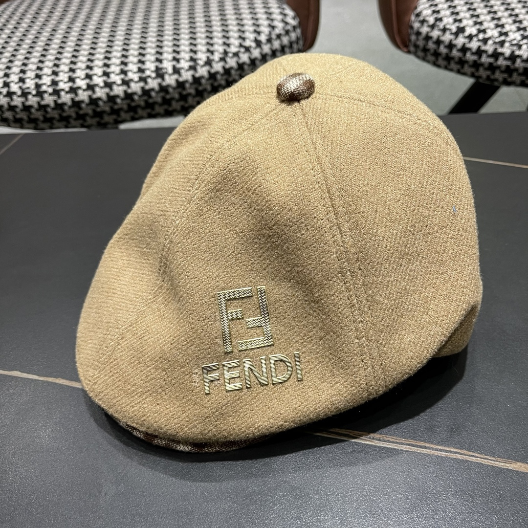  芬迪 拼色撞色格子毛呢显瘦前进帽子女秋冬百搭保暖
减龄呢子鸭舌帽网红