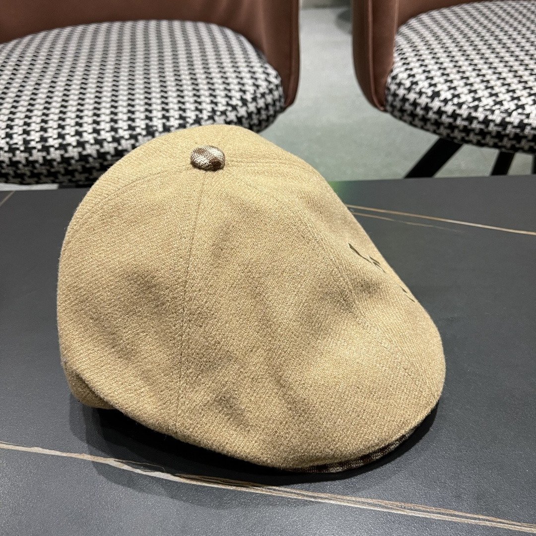  芬迪 拼色撞色格子毛呢显瘦前进帽子女秋冬百搭保暖
减龄呢子鸭舌帽网红