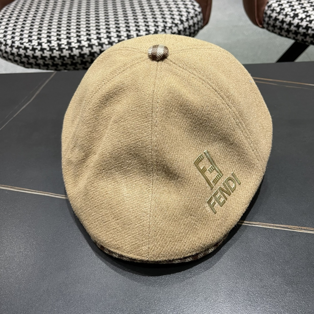  芬迪 拼色撞色格子毛呢显瘦前进帽子女秋冬百搭保暖
减龄呢子鸭舌帽网红