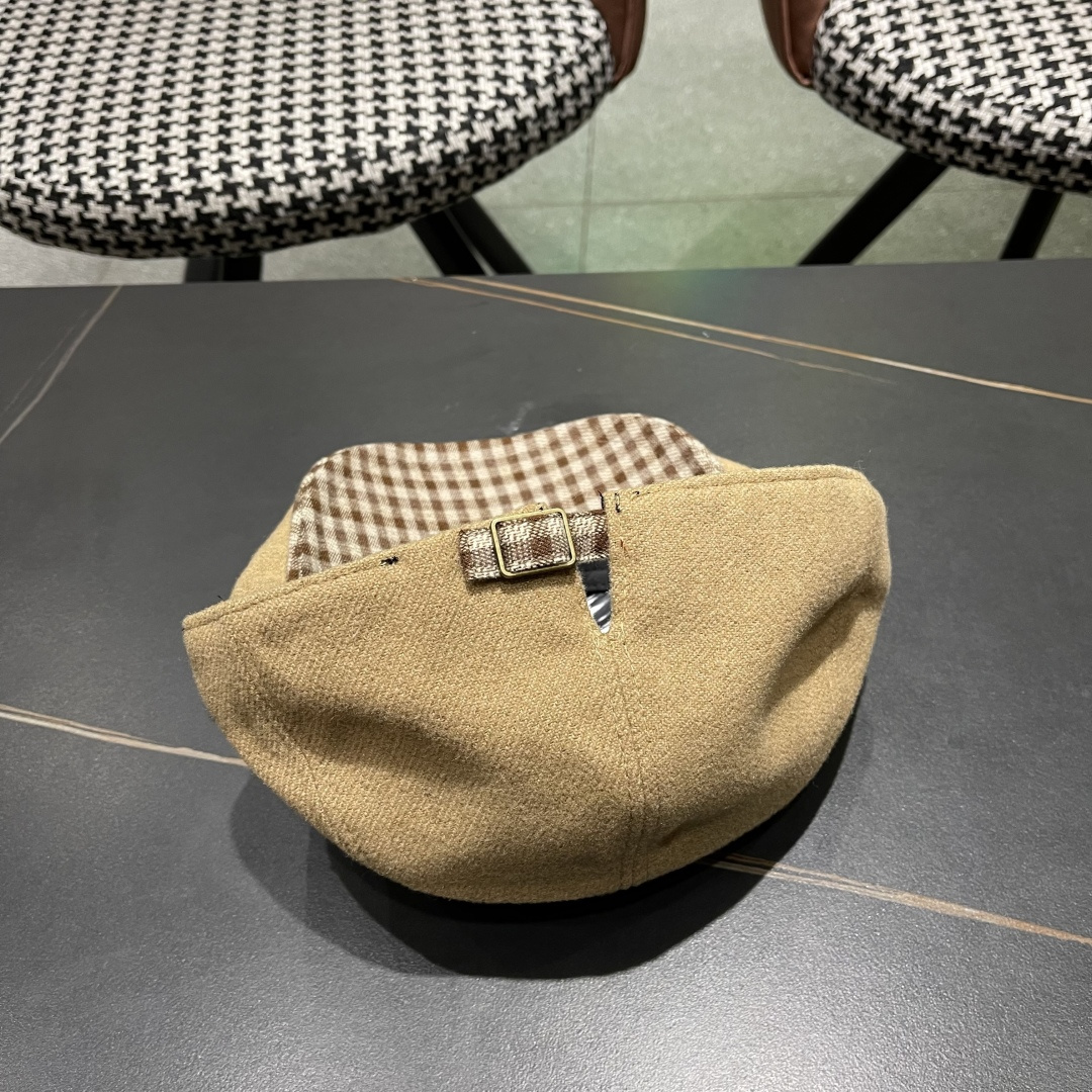  芬迪 拼色撞色格子毛呢显瘦前进帽子女秋冬百搭保暖
减龄呢子鸭舌帽网红