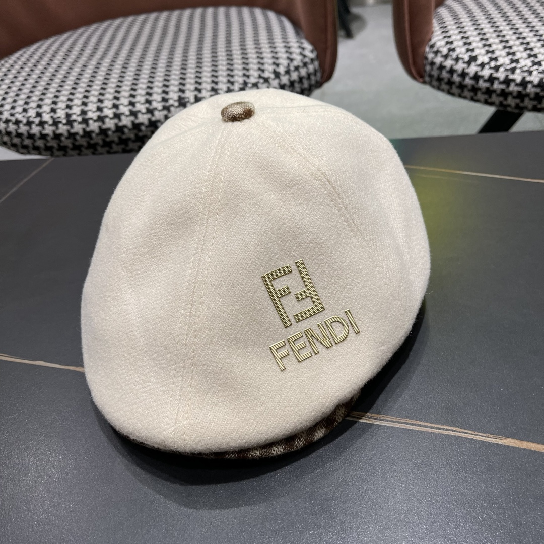  芬迪 拼色撞色格子毛呢显瘦前进帽子女秋冬百搭保暖
减龄呢子鸭舌帽网红